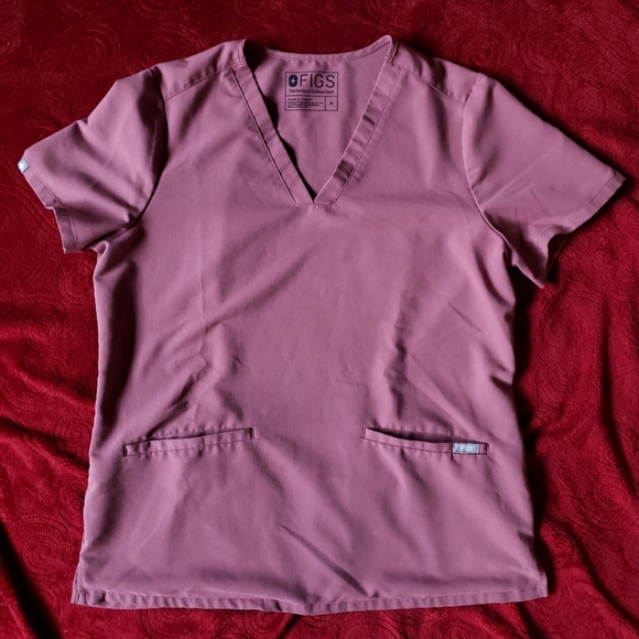 CLEAN, USED Figs - M - Mauve Three-Pocket Casma Scrub Top - GENTLY USED - Picture 3 of 5